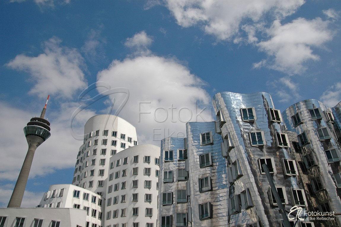 Düsseldorf, Medienhafen, Neuer Zollhof, Gehry-Bauten, Frank O. Gehry, Fernsehturm