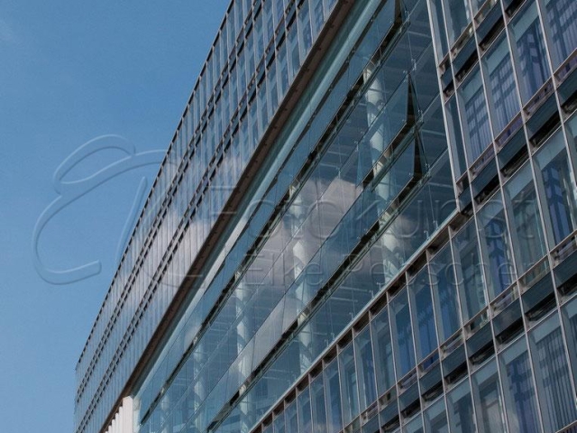 Hamburg, Deichtor-Center, modernes Bürogebäude, blauer Himmel