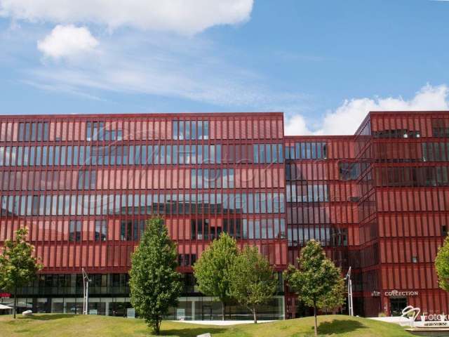 Hamburg, Hafen-City, Sandtorpark, Quartier Sandtorpark, rotes Bürogebäude