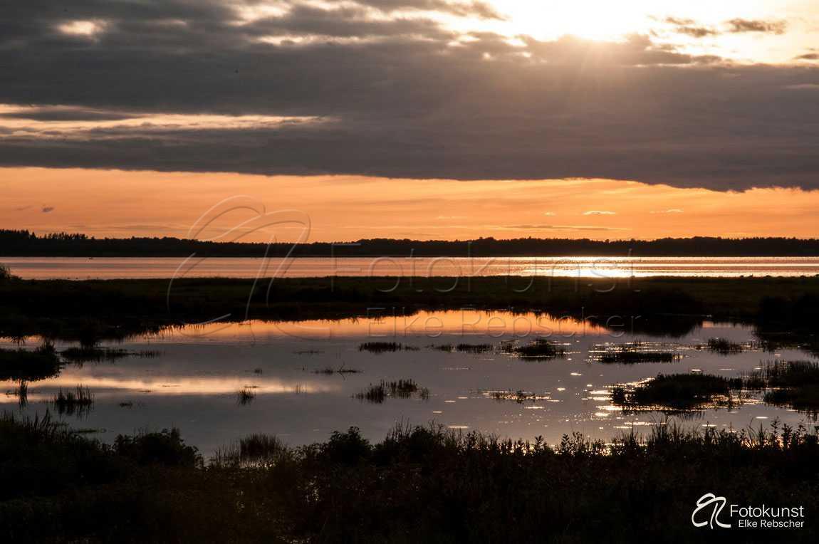 Schweden, Südschweden, Hornborgasjön, Sonnenuntergang, Abend, roter Himmel, Einsamkeit, Stille, Spiegelung auf dem Wasser