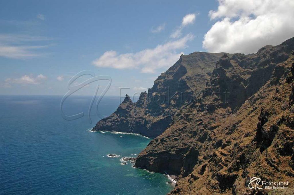 Kanaren, Kanarische Inseln, Teneriffa, Anaga-Gebirge, Blick auf Meer, Felsen